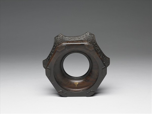 紫檀獸面龍紋木座