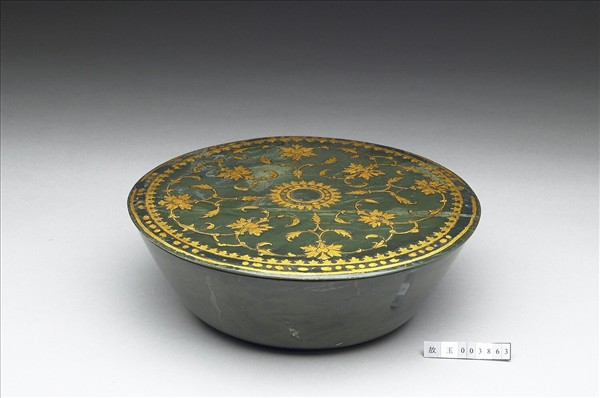 玉貼金花蓋碗
