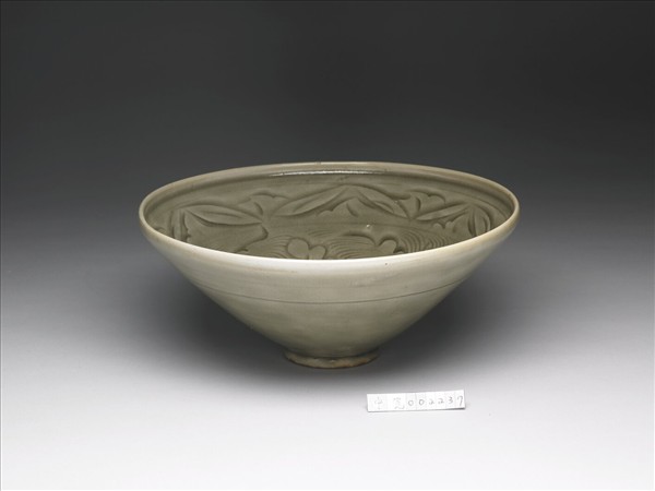 榆次窯 青瓷花卉紋碗