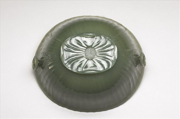 玉四瓣花式雙柄碗