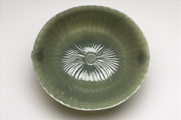 玉四瓣花式雙柄碗