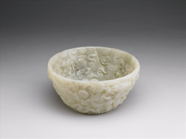 玉雕龍缽