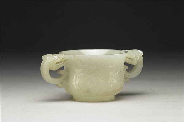 ⽩玉夔龍雙耳杯