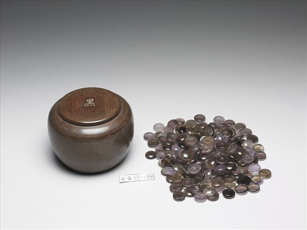 紫晶與煙晶圍棋子