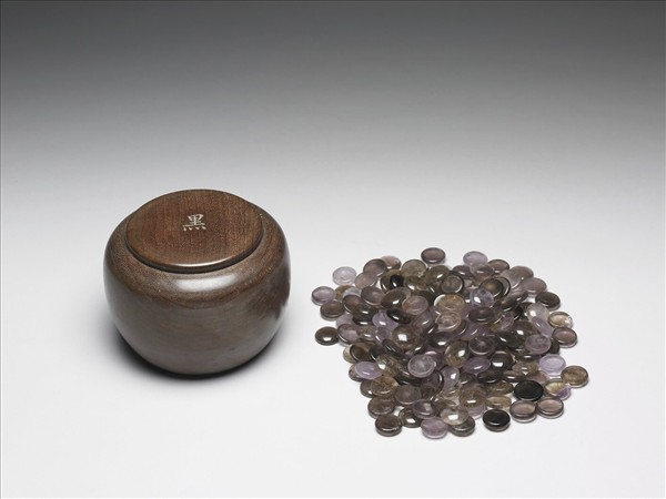 紫晶與煙晶圍棋子