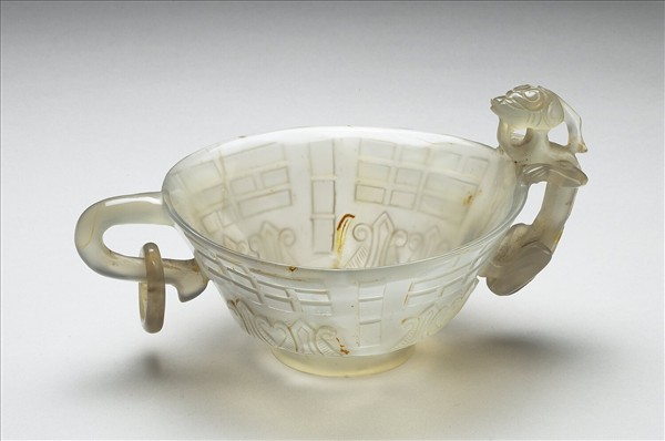 瑪瑙八卦螭耳杯