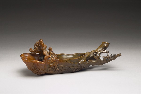 犀角雕人物乘槎