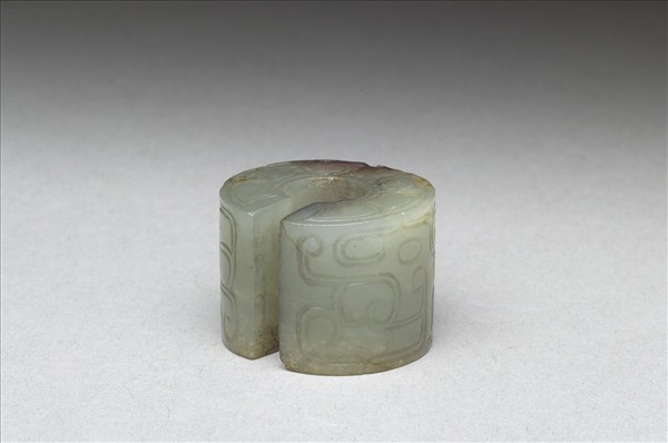 玉蟠虺紋管狀玦