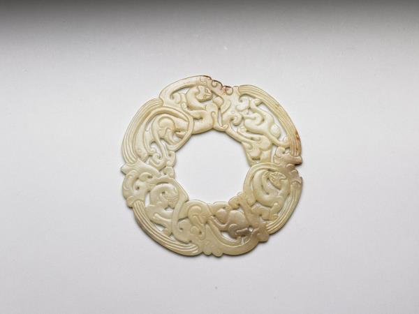 獸猴紋玉璧形器