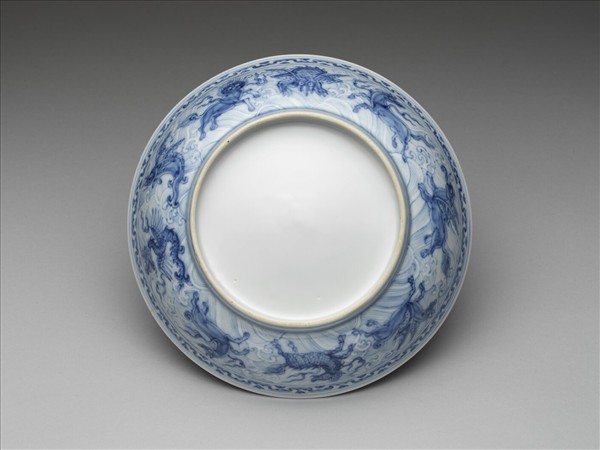 青花波濤海獸紋盤
