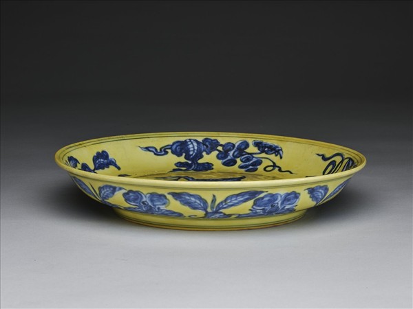 黃地青花花果盤