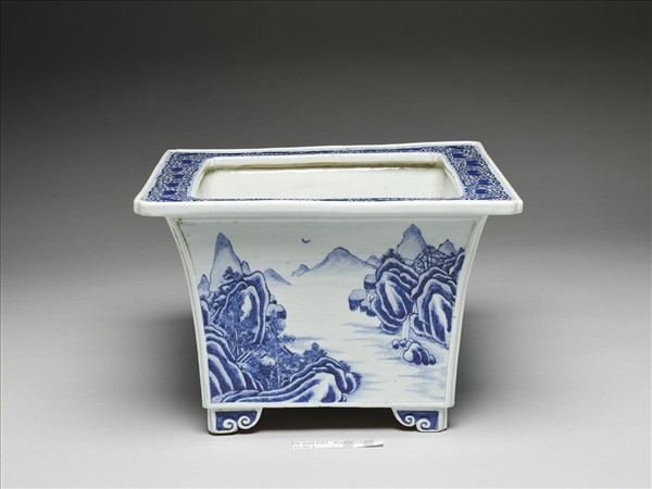 青花山水圖四方花盆