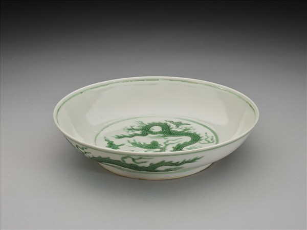 綠彩雲龍紋盤