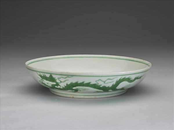 綠彩雲龍紋盤