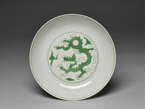 綠彩雲龍紋盤
