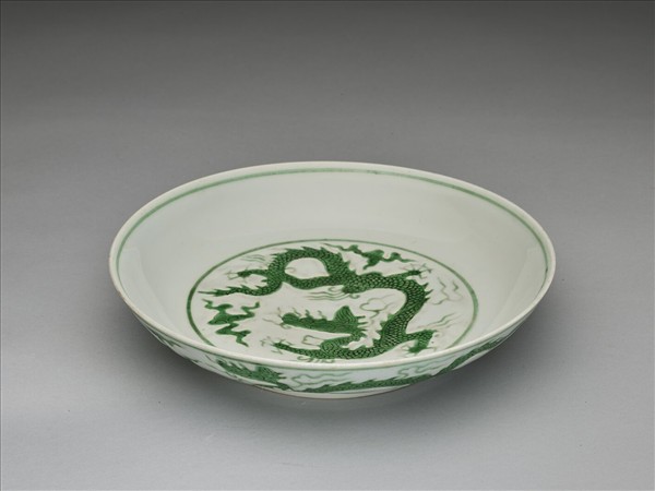 綠彩雲龍紋盤