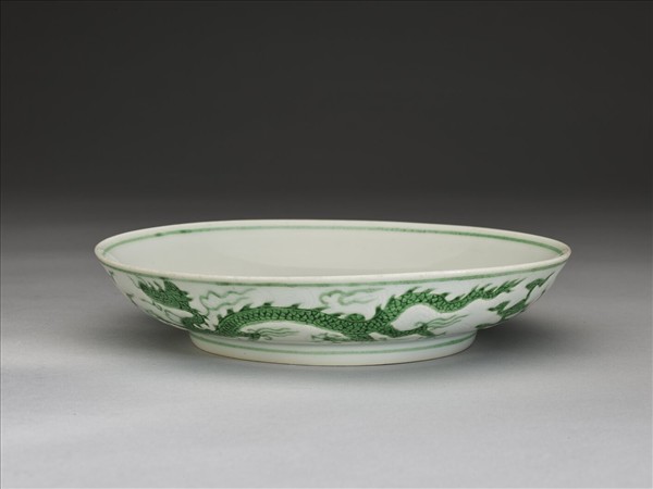 綠彩雲龍紋盤