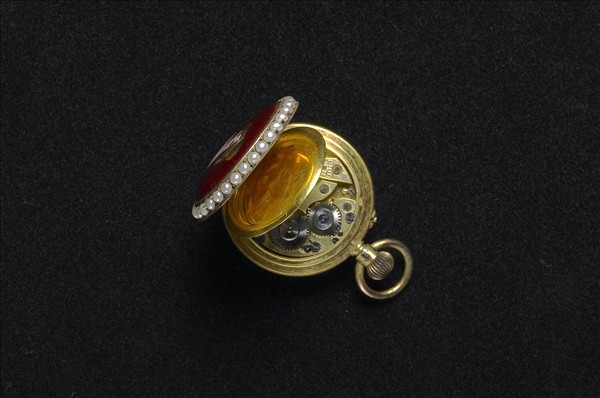 畫琺瑯西洋仕女圖鑲珠懷錶