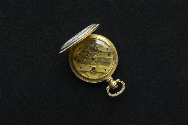 「播喴」畫琺瑯鑲珠懷錶