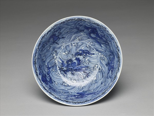 青花波濤海獸紋碗