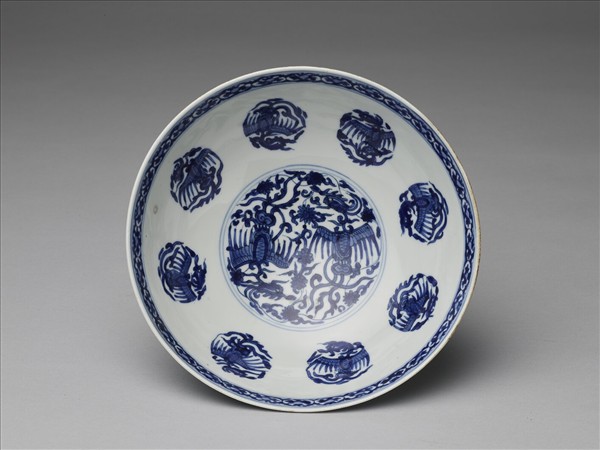 青花番蓮鳳紋碗