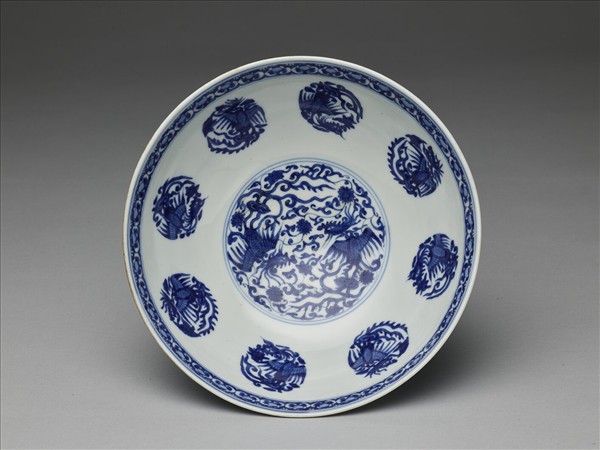 青花番蓮鳳紋碗