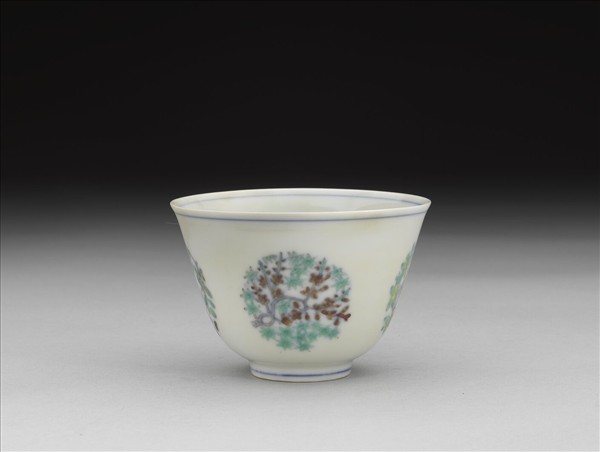 青花鬥彩團花鳥杯