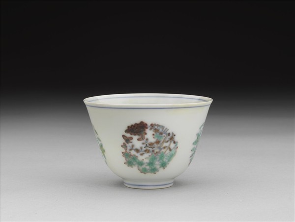 青花鬥彩團花鳥杯