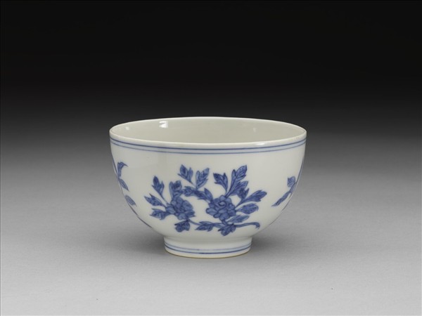 青花花果鍾