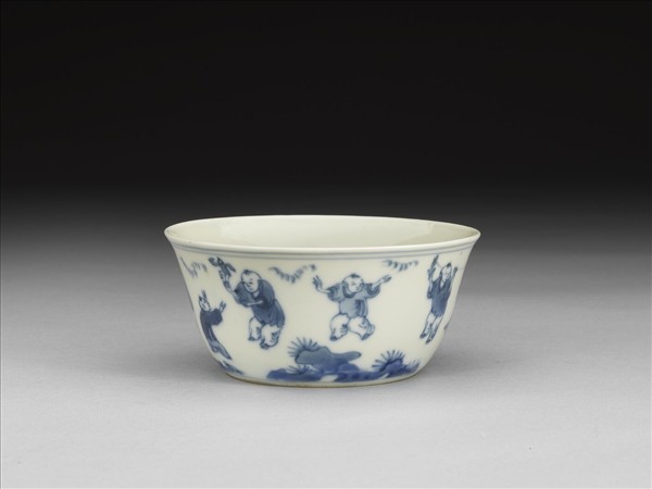 青花嬰戲圖鍾