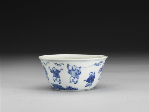 青花嬰戲圖鍾