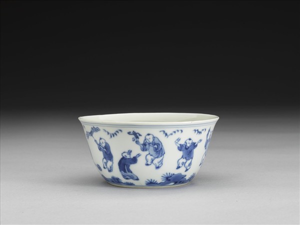 青花嬰戲圖鍾