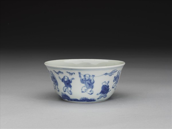 青花嬰戲紋茶鍾