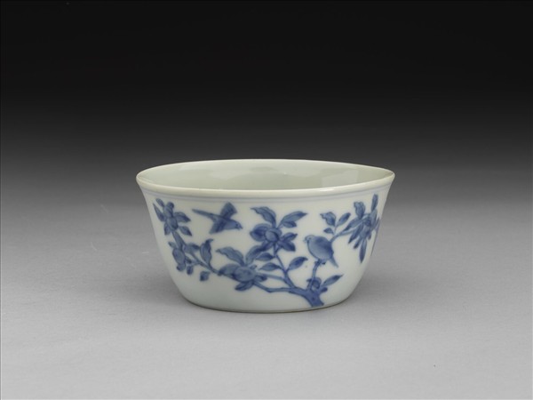 青花梵文花鳥杯