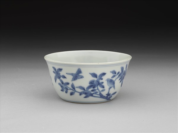 青花梵文花鳥杯