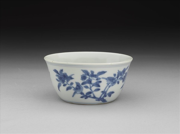 青花梵文花鳥杯