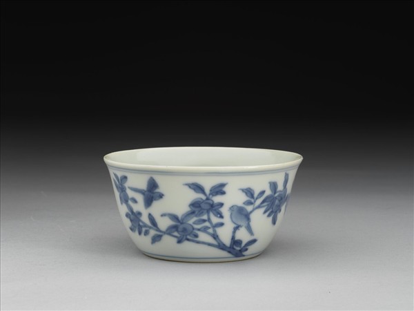 青花梵文花鳥杯