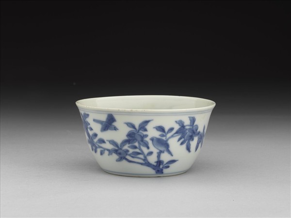 青花梵文花鳥杯