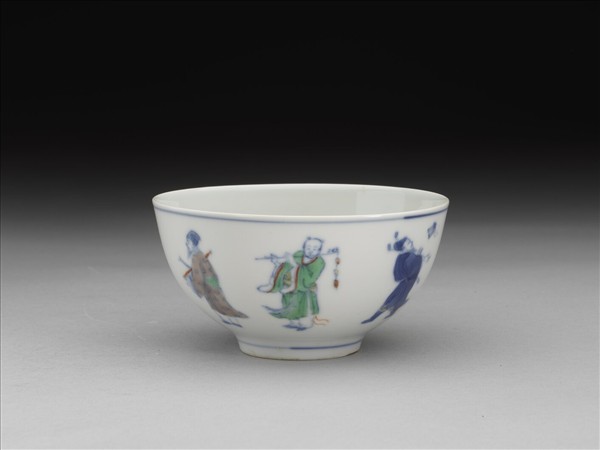 鬥彩八仙紋茶鍾