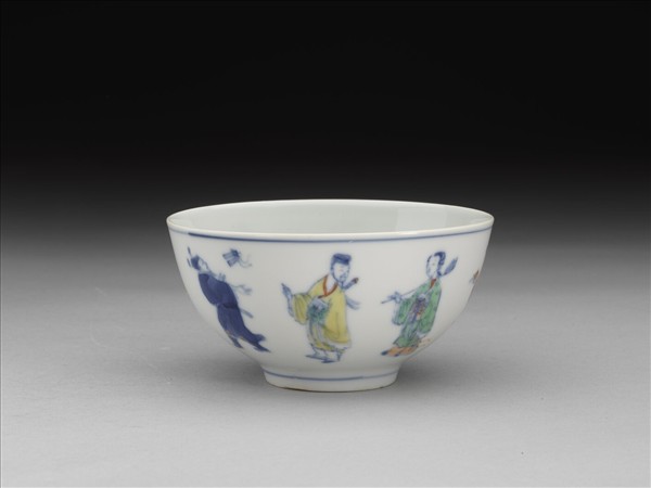 鬥彩八仙紋茶鍾