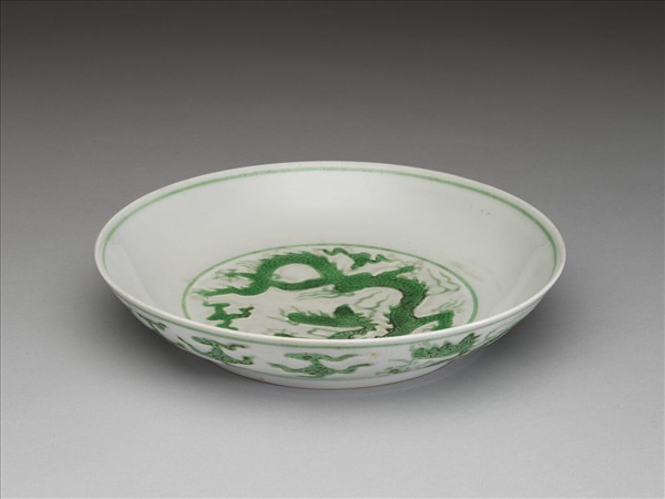 綠彩雲龍紋盤