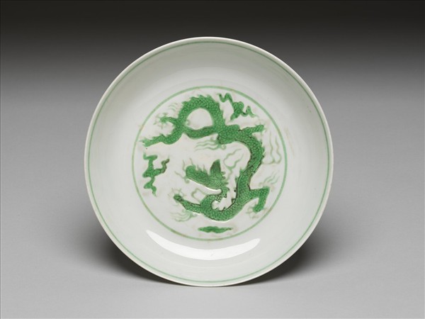 綠彩雲龍紋盤