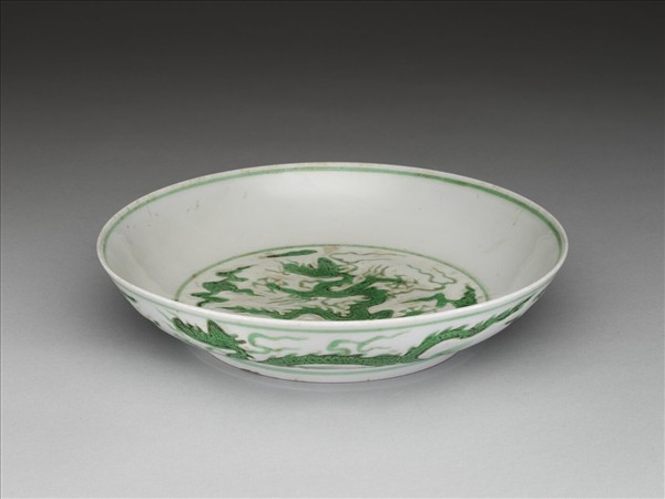 綠彩雲龍紋盤
