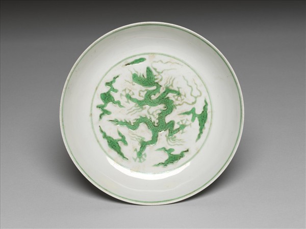 綠彩雲龍紋盤