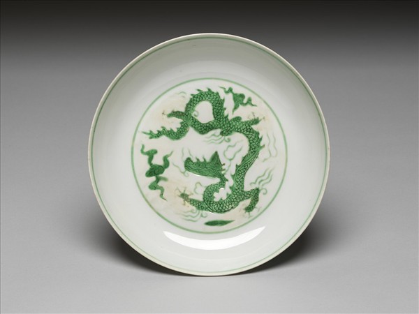 綠彩雲龍紋盤