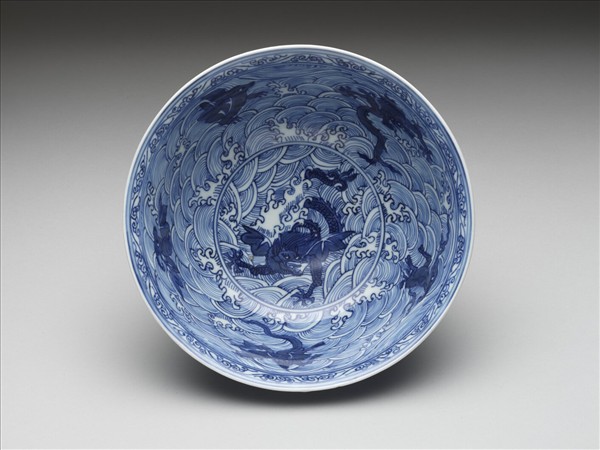 青花波濤海獸紋碗