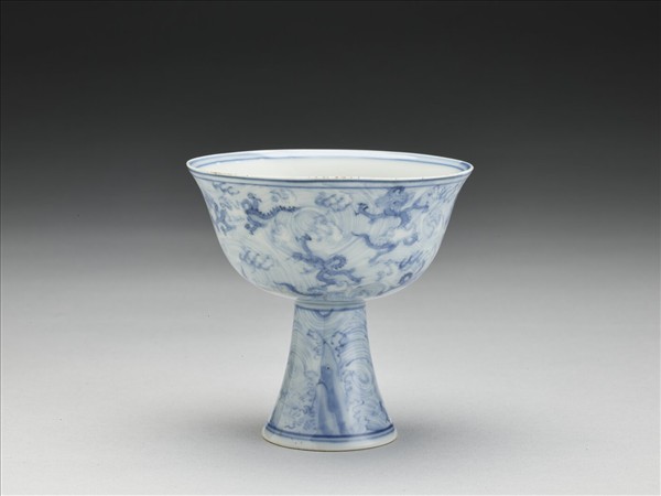 青花海獸紋高足杯
