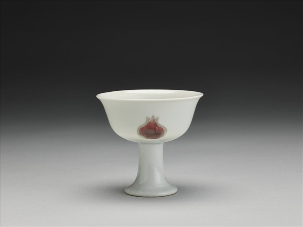 釉裡紅三果紋高足杯