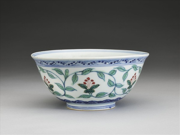 青花綠彩花卉紋碗