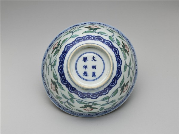 青花綠彩花卉紋碗